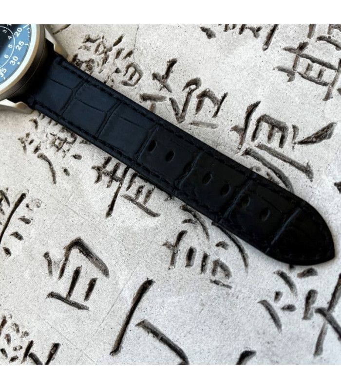 Flaches Lederarmband Krokoprägung Sport quadratische Schuppe – Diloy 361